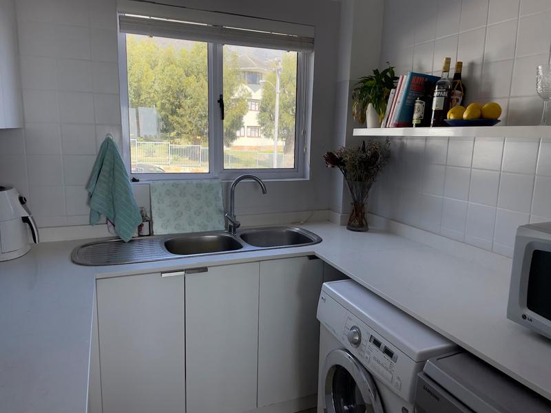 To Let 2 Bedroom Property for Rent in Camps Bay Western Cape